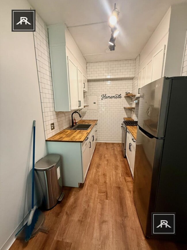 property at 1945 Commonwealth Ave
