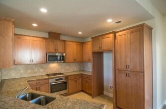 26 Barker Ct in Chico, CA - Building Photo - Building Photo