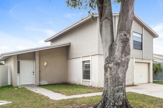 10375 Chadbourne Dr in Tampa, FL - Foto de edificio - Building Photo