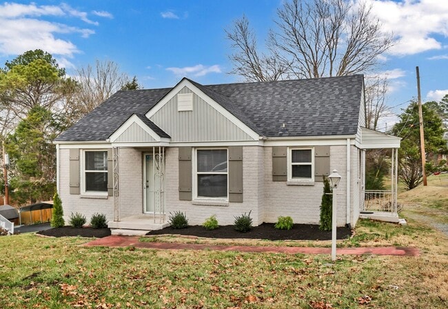 1737 Merritt Dr in Clarksville, TN - Building Photo - Building Photo