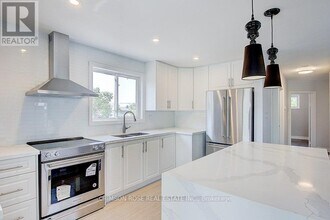 299 Southview Rd in Oakville, ON - Building Photo - Building Photo