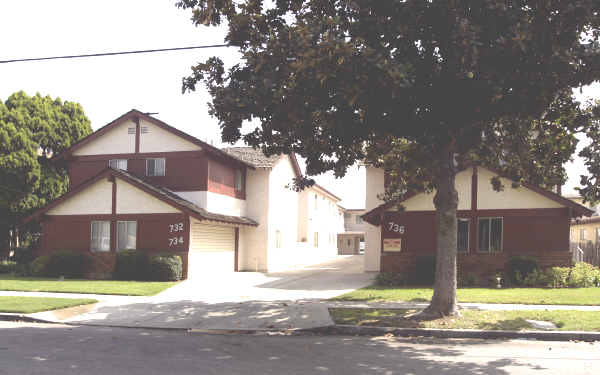 732-736 S Stoneman Ave in Alhambra, CA - Building Photo