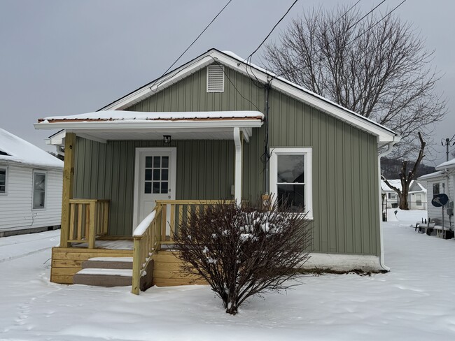 property at 207 W Mill St