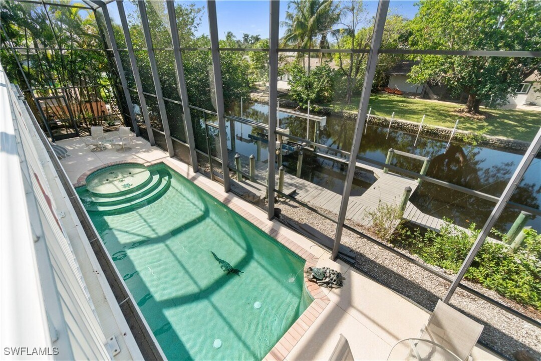 27130 Flamingo Dr in Bonita Springs, FL - Foto de edificio