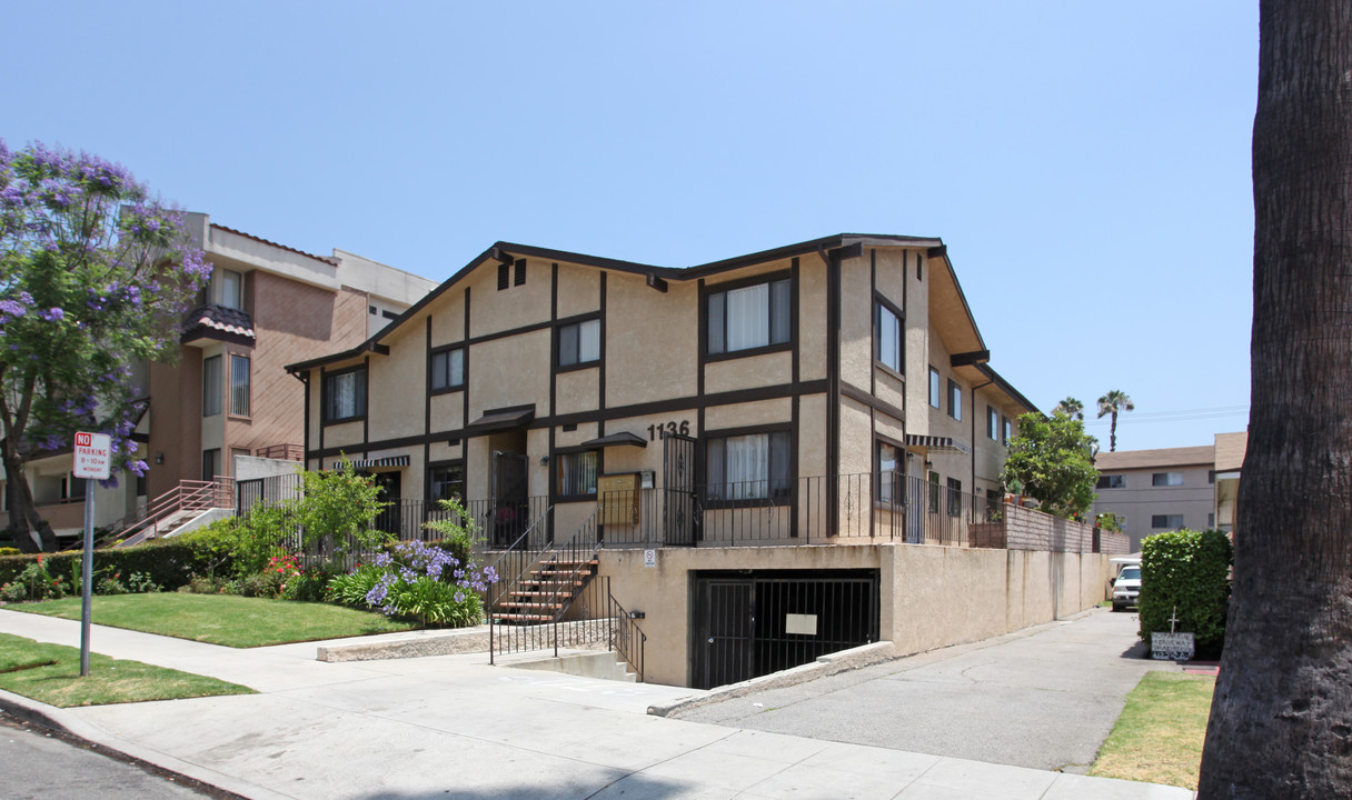 1136 Winchester Ave in Glendale, CA - Building Photo