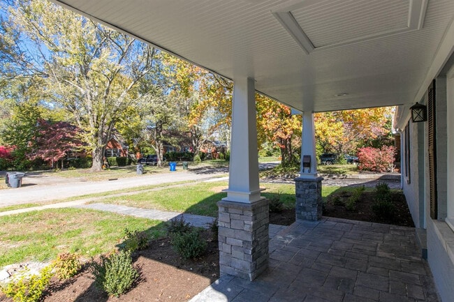 564 Claymont Dr in Lexington, KY - Foto de edificio - Building Photo