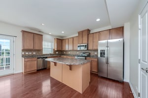 212 N Commerce St in Aurora, IL - Building Photo - Building Photo