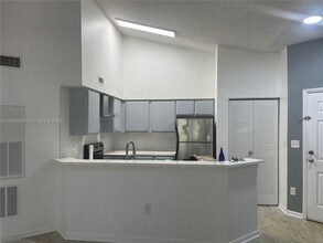 2550 SW 18th Terrace in Fort Lauderdale, FL - Building Photo - Building Photo