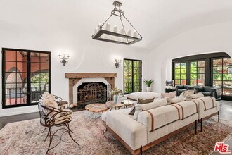 3692 Lowry Rd in Los Angeles, CA - Building Photo - Building Photo