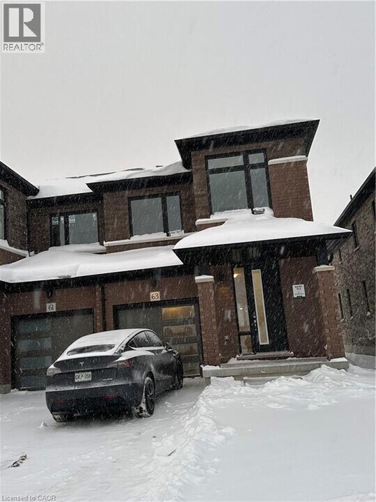 63 Manuel St in Stratford, ON - Building Photo