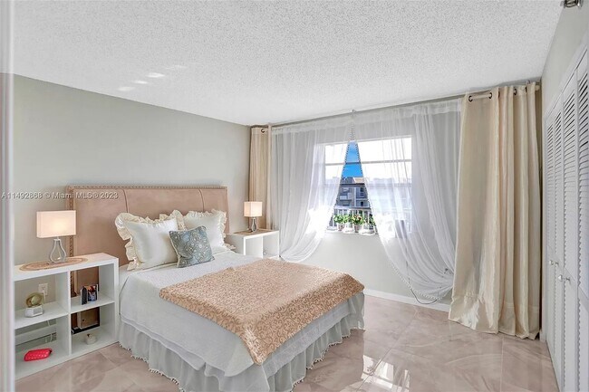3940 Environ Blvd, Unit 703 A in Lauderhill, FL - Building Photo - Building Photo