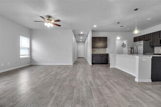 629 County Rd 306 in Jarrell, TX - Building Photo - Building Photo