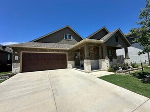 311 Mangold Dr in Hutto, TX - Building Photo - Building Photo