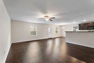 317 Sportsman Dr in La Vergne, TN - Building Photo - Building Photo