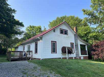 250 Hobson Br Rd in Weaverville, NC - Building Photo - Building Photo