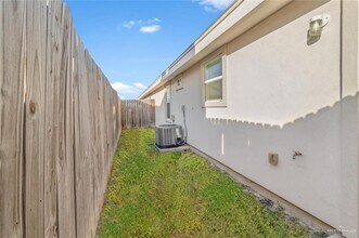 11 Stardust Ln in Edinburg, TX - Building Photo - Building Photo