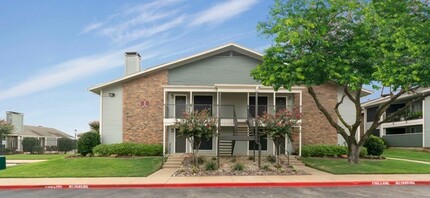 Autumn Breeze Apartments in Lewisville, TX - Building Photo - Building Photo