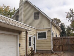 5435 Douglas Rd in Toledo, OH - Building Photo - Building Photo