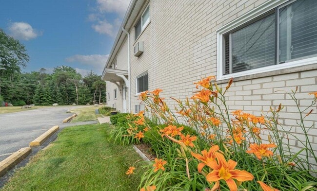 4113 Telegraph Rd in Bloomfield Hills, MI - Building Photo - Building Photo