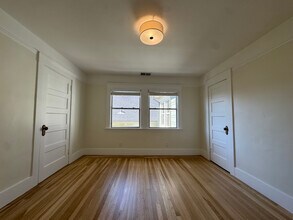 443 62nd St in Oakland, CA - Foto de edificio - Building Photo