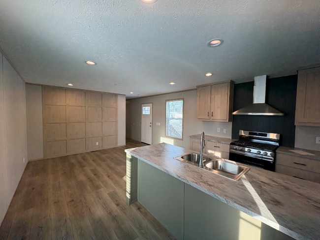 property at 125 S Manor St