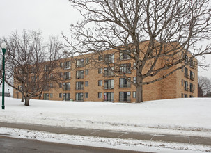 Franklyn Park Apartments in North St. Paul, MN - Building Photo - Building Photo