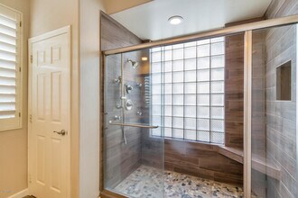 7387 E Camino Del Monte in Scottsdale, AZ - Building Photo - Building Photo