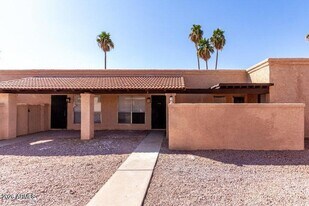 615 N Arrowhead Dr in Chandler, AZ - Building Photo