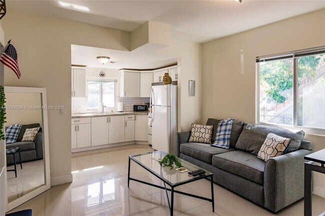 518 SW 15th Ave in Miami, FL - Building Photo - Building Photo