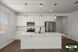 2212 Sunrise Ln in Pueblo, CO - Building Photo - Building Photo