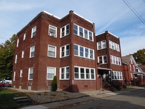 331 N Broadway Ave in Salem, OH - Foto de edificio - Building Photo