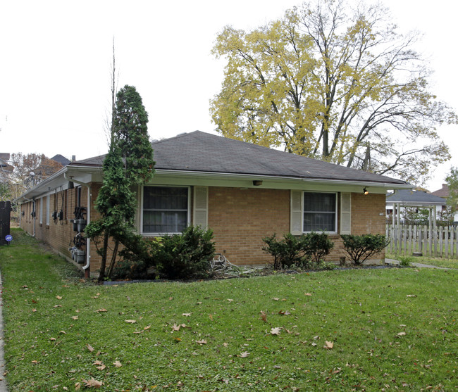 736 Superior in Dayton, OH - Foto de edificio - Building Photo