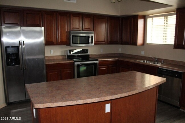 property at 3250 W Greenway Rd