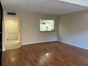 18111 NW 68th Ave in Hialeah, FL - Building Photo - Building Photo