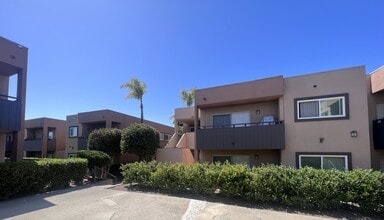 Villa Pacific Apartments in Oceanside, CA - Building Photo - Building Photo