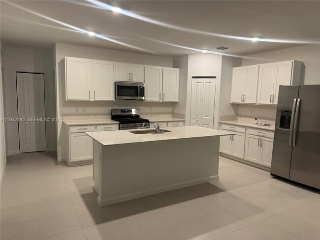 5885 Sweetwood Dr in St Lucie West, FL - Building Photo - Building Photo