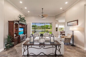 6105 Dogleg Dr in Naples, FL - Building Photo - Building Photo