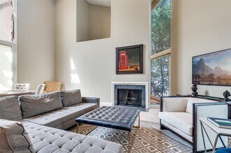 3730 Holland Ave in Dallas, TX - Building Photo - Building Photo