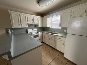 2501 Hibiscus Ave in McAllen, TX - Building Photo - Building Photo