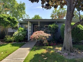 2806 Santa Paula Ct in Sacramento, CA - Building Photo