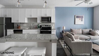 2165 Nolensville Pk in Nashville, TN - Foto de edificio - Building Photo