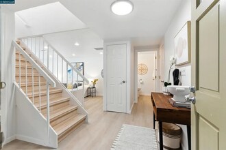 208 Siskiyou Ct in Walnut Creek, CA - Building Photo - Building Photo