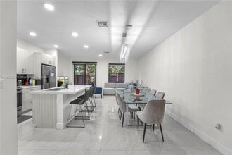 15850 NW 91st Ct in Miami Lakes, FL - Building Photo - Building Photo