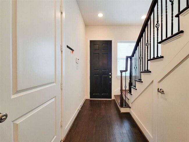 1815 Crestdale Dr in Houston, TX - Building Photo - Building Photo