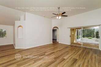 1440 Firewheel Dr in Zephyrhills, FL - Foto de edificio - Building Photo