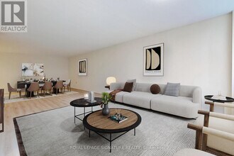 360 Bloor St E in Toronto, ON - Building Photo - Building Photo