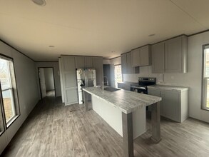 126 Leon in Bastrop, TX - Building Photo - Building Photo