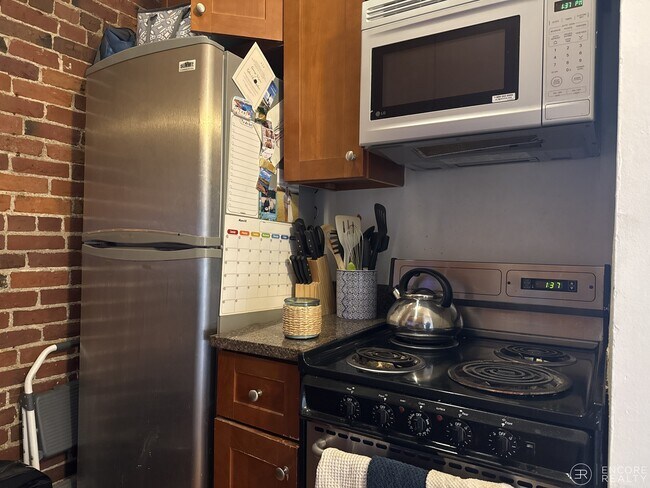 23 Cortes St in Boston, MA - Building Photo - Building Photo