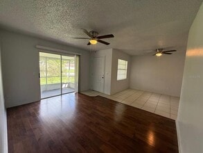 3153 Bloomingdale Villas Ct in Brandon, FL - Foto de edificio - Building Photo