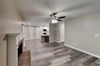 6072 Devonshire Dr in Flowery Branch, GA - Building Photo - Building Photo